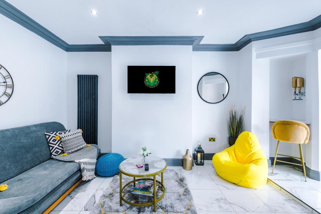 Only Family Groups - Pets Stay For Free - Sleeps 8 - Sofabed Blackpool Bagian luar foto