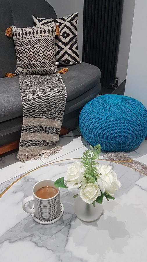 Only Family Groups - Pets Stay For Free - Sleeps 8 - Sofabed Blackpool Bagian luar foto