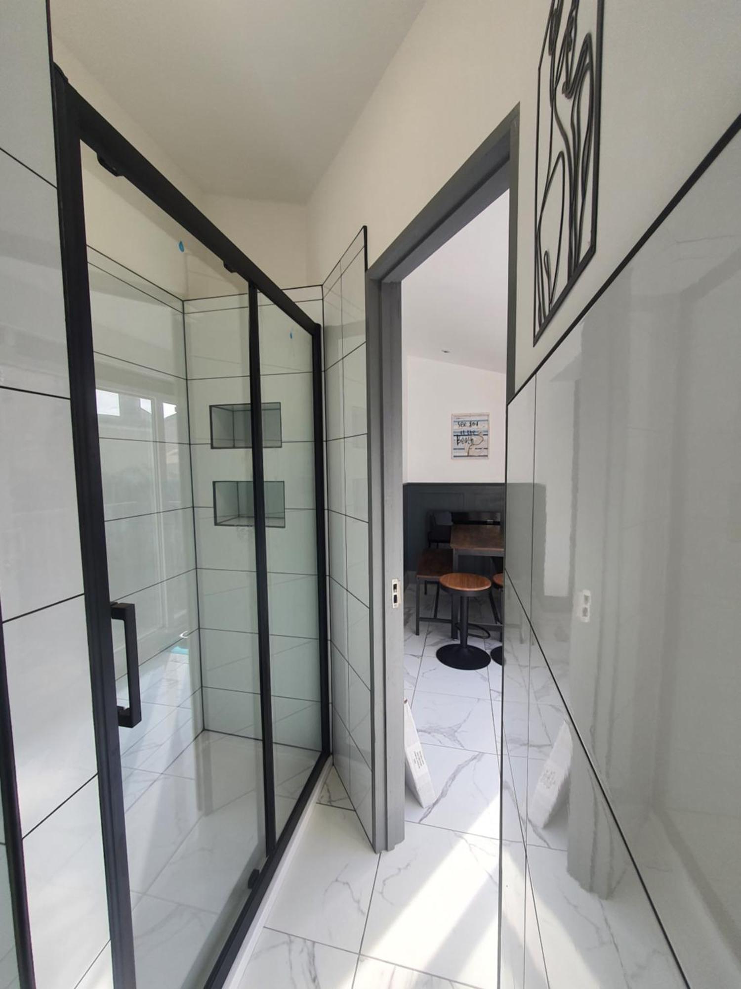 Only Family Groups - Pets Stay For Free - Sleeps 8 - Sofabed Blackpool Bagian luar foto