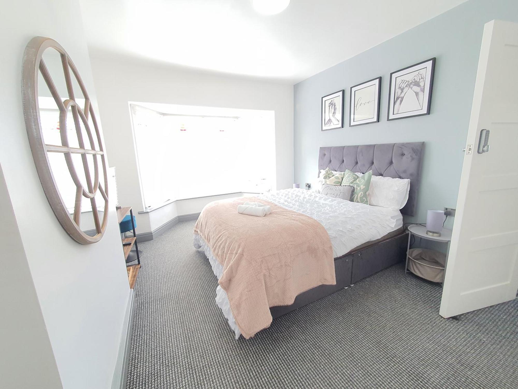 Only Family Groups - Pets Stay For Free - Sleeps 8 - Sofabed Blackpool Bagian luar foto